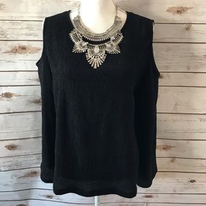 💚H&M Cold Shoulder Ribbed Knit Top